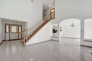 2164 Seaver Ln, Hoffman Estates, IL 60169 - Photo 4