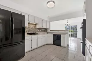 2164 Seaver Ln, Hoffman Estates, IL 60169 - Photo 8