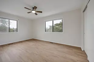 40 N Waterford Dr, Schaumburg, IL 60194 - Photo 18