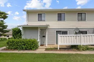 40 N Waterford Dr, Schaumburg, IL 60194 - Photo 2