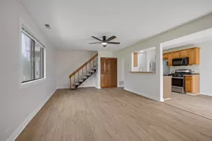 40 N Waterford Dr, Schaumburg, IL 60194 - Photo 8