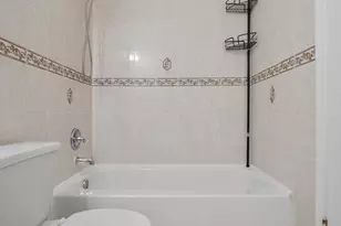 40 N Waterford Dr, Schaumburg, IL 60194 - Photo 22