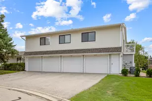 40 N Waterford Dr, Schaumburg, IL 60194 - Photo 26