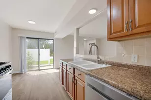 40 N Waterford Dr, Schaumburg, IL 60194 - Photo 16
