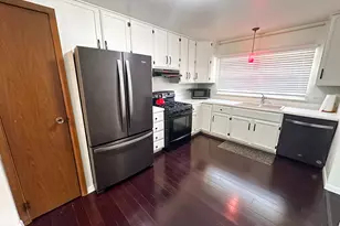 18002 Chantilly Ln, Hazel Crest, IL 60429 - Photo 2