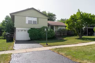 18002 Chantilly Ln, Hazel Crest, IL 60429 - Photo 10