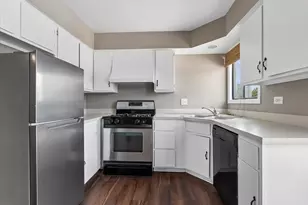 386 Echo Ln, Aurora, IL 60504 - Photo 2