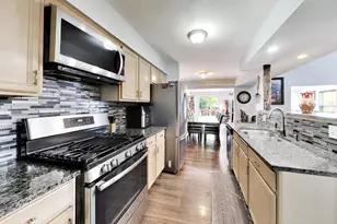 1716 N Frolic Ave, Waukegan, IL 60085 - Photo 8