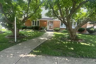 9414 S 69th Ave, Oak Lawn, IL 60453 - Photo 2