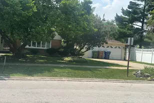 9414 S 69th Ave, Oak Lawn, IL 60453 - Photo 6