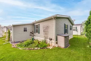 269 Forestview Dr, Crystal Lake, IL 60014 - Photo 26