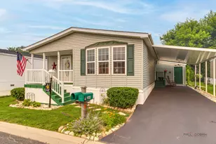 269 Forestview Dr, Crystal Lake, IL 60014 - Photo 2