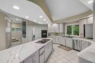 8420 Evergreen Ln, Darien, IL 60561 - Photo 8