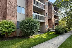 1466 E Ports O Call Dr, Palatine, IL 60074 - Photo 2