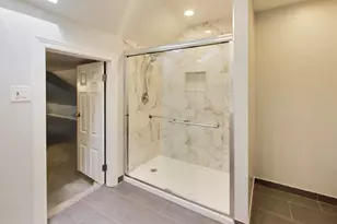 [Address not provided], Des Plaines, IL 60016 - Photo 12