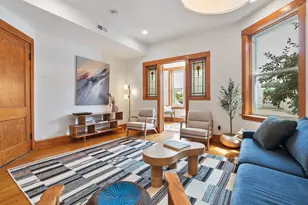 3052 N Kedzie Ave, Chicago, IL 60618 - Photo 2