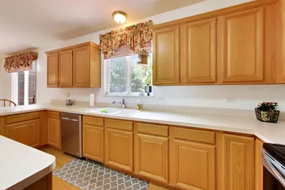 5660 Trinity Court, Gurnee, IL 60031 - Photo 8