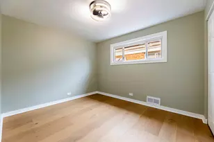 6031 S Moody Ave, Chicago, IL 60638 - Photo 10