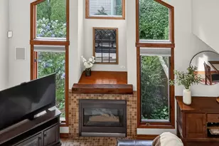 319 Jamatt Ct, Naperville, IL 60540 - Photo 10