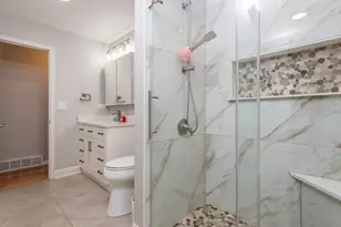 1025 Shady Ln Ct, Round Lake Beach, IL 60073 - Photo 8