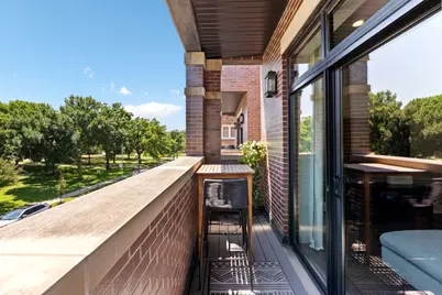 2712 W Montrose Avenue #2E, Chicago, IL 60618 - Photo 12