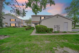 1193 E Barberry Ln, Palatine, IL 60074 - Photo 2