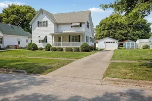 221 E John St, Forrest, IL 61741 - Photo 4
