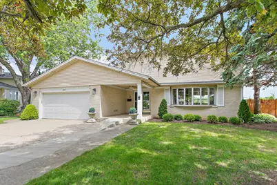 2019 E Avon Lane, Arlington Heights, IL 60004 - Photo 2