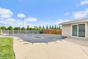 2019 E Avon Ln, Arlington Heights, IL 60004 - Photo 56