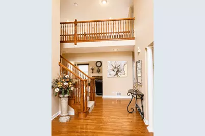 11 Harrington Court, Hawthorn Woods, IL 60047 - Photo 6