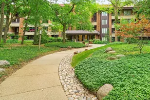 1401 Burr Oak Rd, Hinsdale, IL 60521 - Photo 2