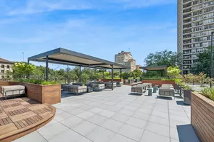 2020 N Lincoln Park W, Chicago, IL 60614 - Photo 16