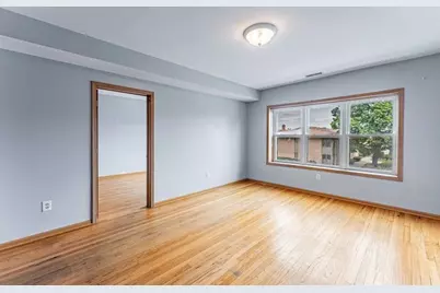 5543 W Diversey Avenue, Chicago, IL 60639 - Photo 2