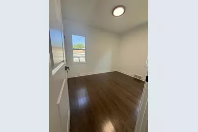 11120 S Avenue M, Chicago, IL 60617 - Photo 10