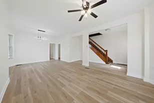 9232 S Essex Ave, Chicago, IL 60617 - Photo 8