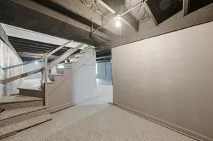 9232 S Essex Ave, Chicago, IL 60617 - Photo 32