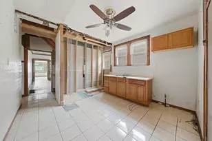 9250 S Ada St, Chicago, IL 60620 - Photo 6