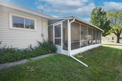 2605 W Vermont Avenue, Waukegan, IL 60087 - Photo 4