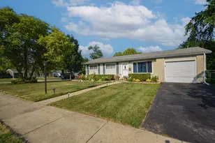 2605 W Vermont Ave, Waukegan, IL 60087 - Photo 2