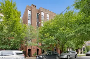 636 W Webster Ave, Chicago, IL 60614 - Photo 2