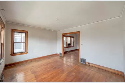 5022 W Schubert Avenue, Chicago, IL 60639 - Photo 2