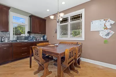 9340 S Clifton Park Avenue, Evergreen Park, IL 60805 - Photo 6