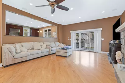 9340 S Clifton Park Avenue, Evergreen Park, IL 60805 - Photo 2