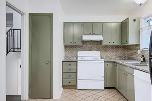 229 S Milton Ave, Glen Ellyn, IL 60137 - Photo 8