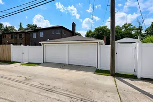 6311 N Kedvale Ave, Chicago, IL 60646 - Photo 28