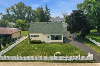 4847 W 84th Place, Burbank, IL 60459 - Photo 1