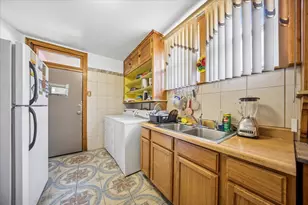 1637 S 10th Ave, Maywood, IL 60153 - Photo 10