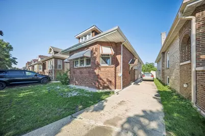 1637 S 10th Avenue, Maywood, IL 60153 - Photo 2