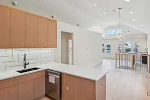 7930 S Kenwood Ave, Chicago, IL 60619 - Photo 6