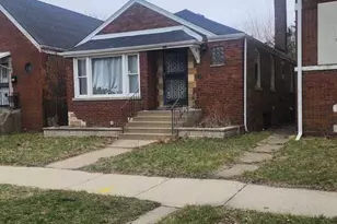 8128 S Coles Ave, Chicago, IL 60617 - Photo 2
